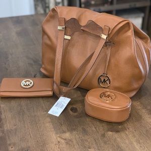 Michael Kors purse/wallet/makeup bag